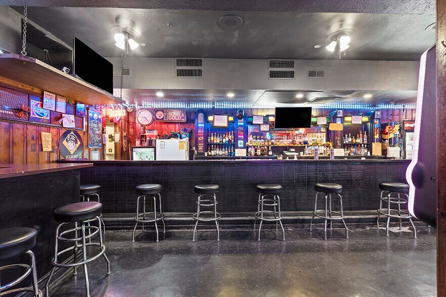 More Photos Of Island Avenue 1173-1175 Island Avenue, McKees Rocks Bar For Sale