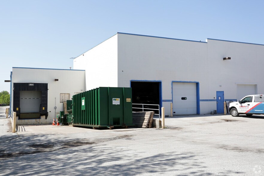 More Photos Of 3425 Oak View Dr, Omaha General Retail For Lease