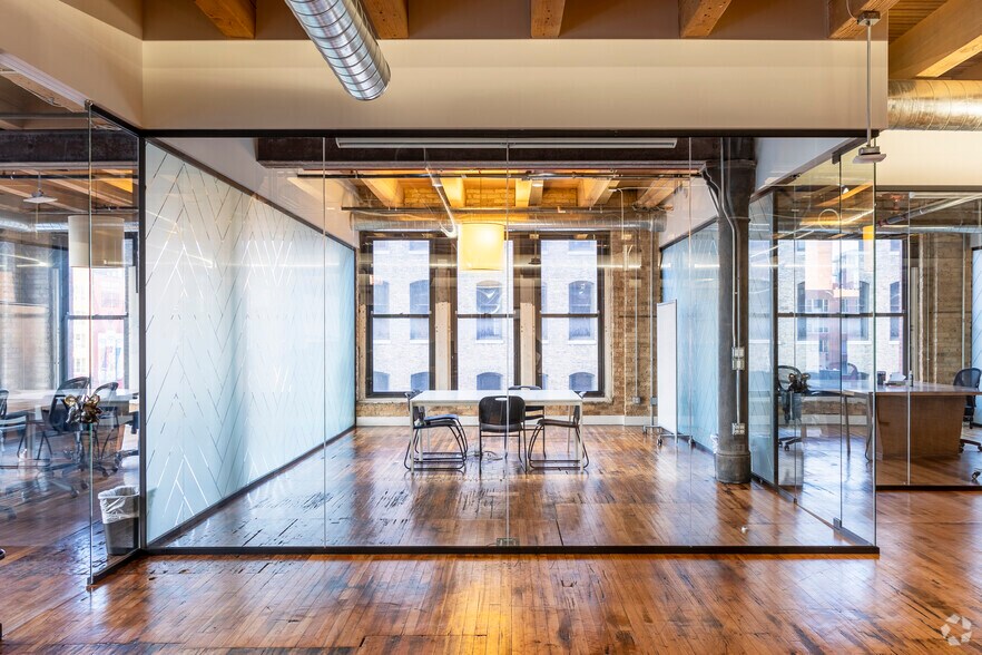 More Photos Of 333 W Ohio St, Chicago Loft Creative Space For Lease