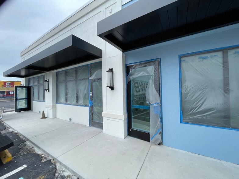 More Photos Of 2004 Pass A Grille Way, Saint Petersburg Restaurant For Lease