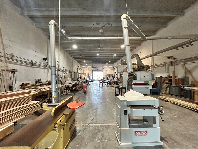More Photos Of 2720 W 3rd ct, Hialeah Manufacturing For Lease