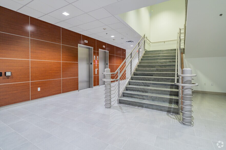 More Photos Of 10000 Rogers Run, San Antonio Office For Sale