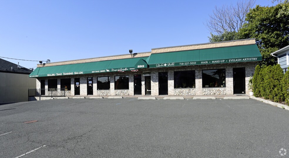 More Photos Of 3911 Amboy Rd, Staten Island Storefront For Lease