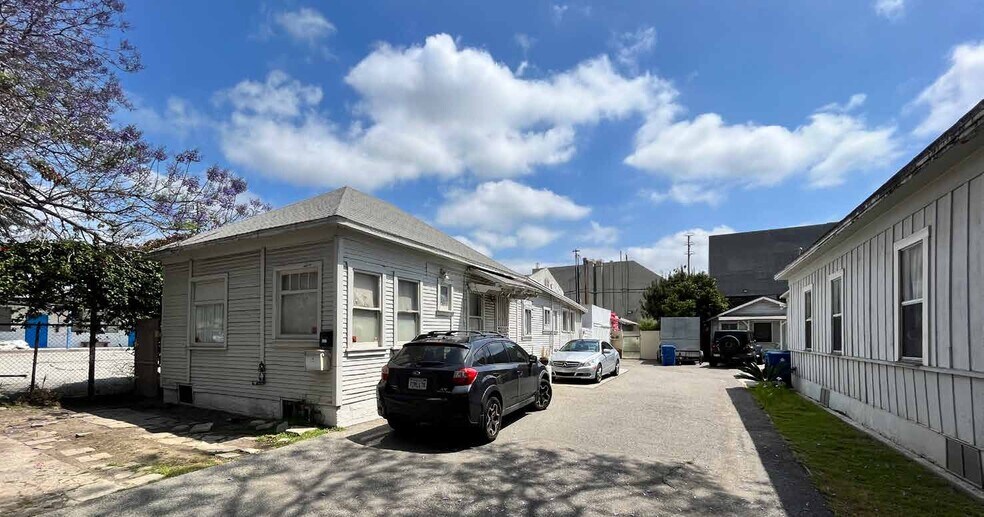 More Photos Of 2122-2126 Corinth Ave, Los Angeles Land For Sale