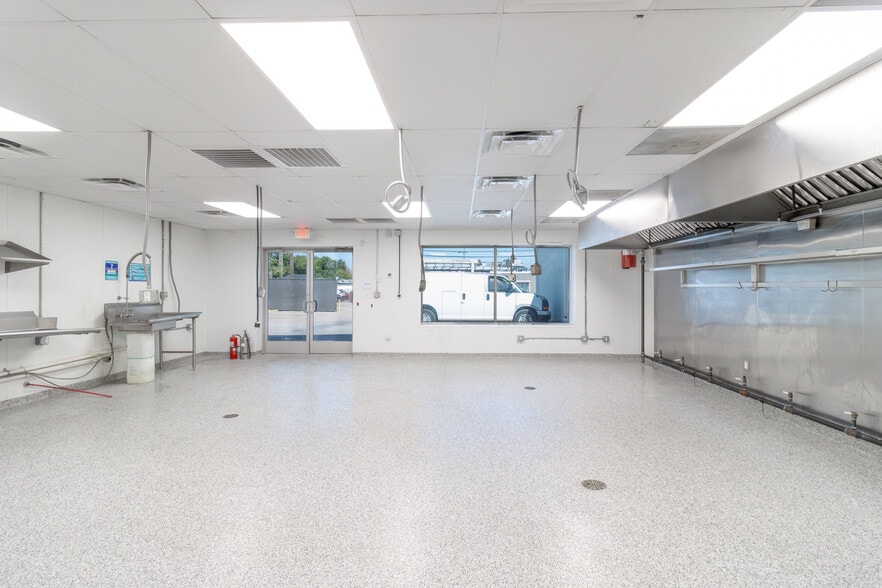 More Photos Of 2714 Bomar Ave, Dallas Restaurant For Lease