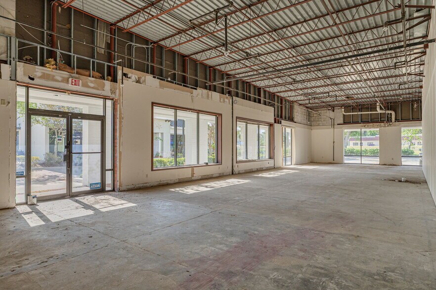 More Photos Of 5501-5555 Roosevelt Blvd, Clearwater Unknown For Lease