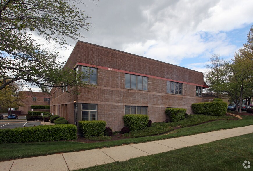 More Photos Of 8041 Cessna Ave, Gaithersburg Warehouse For Lease