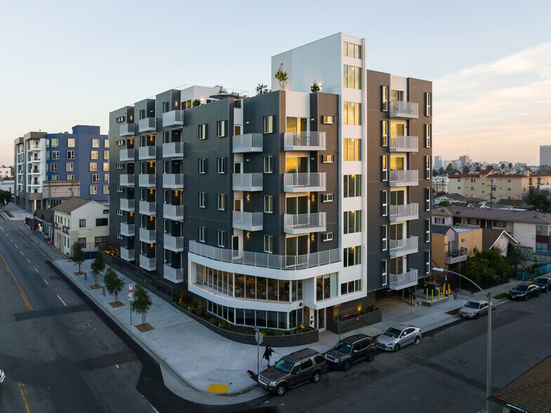 More Photos Of 660 N Oxford Ave, Los Angeles Apartments For Sale