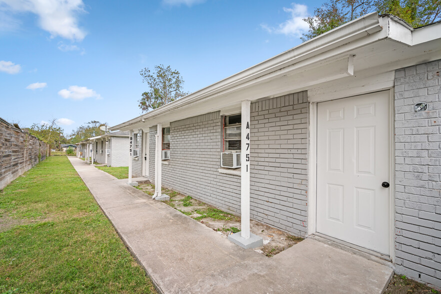 Primary Photo Of 4755 Wilmington St, Houston Apartments For Sale