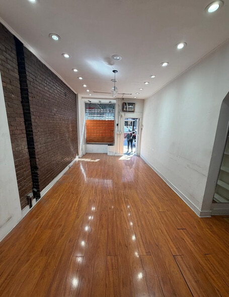 More Photos Of 150 2nd Ave, New York Apartments For Lease
