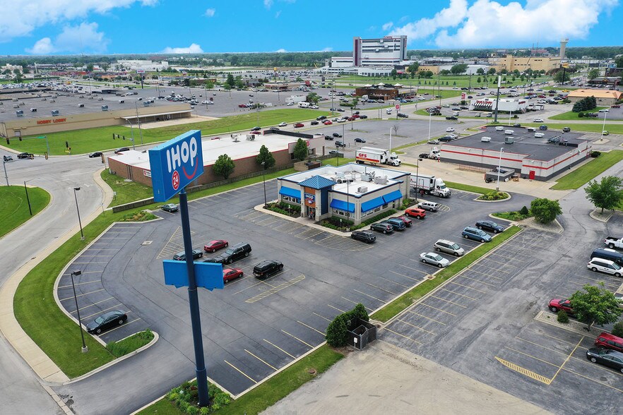 More Photos Of 1347 Kinneman Dr, Bourbonnais Restaurant For Sale