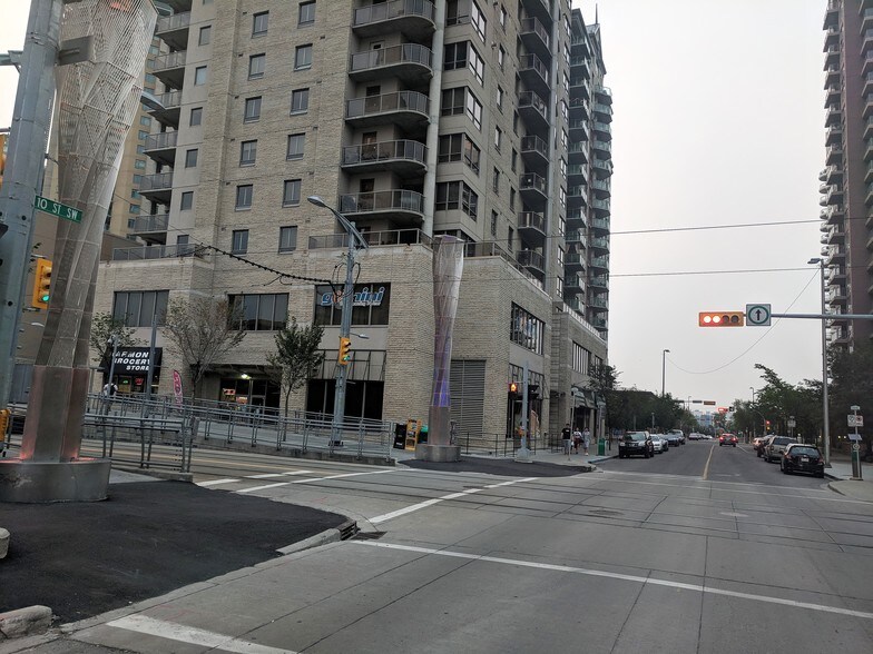 More Photos Of 683 10th St SW, Calgary Apartments For Sale