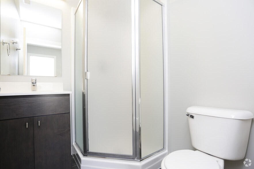 More Photos Of 1059 Wealthy St SE, Grand Rapids Apartments For Lease