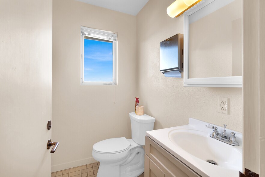 More Photos Of 270 El Dorado St, Monterey Medical For Lease