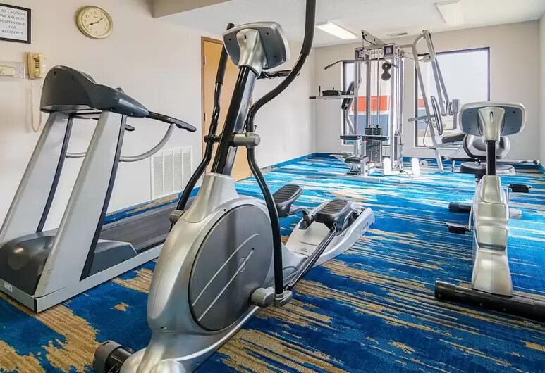 More Photos Of 730 E Jennifer Ln, Sidney Hotel For Sale