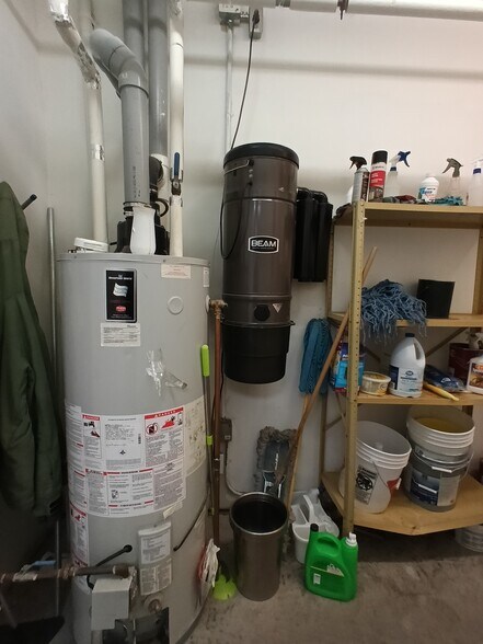 More Photos Of 2747 Chamberland St, Clarence-Rockland Freestanding For Lease