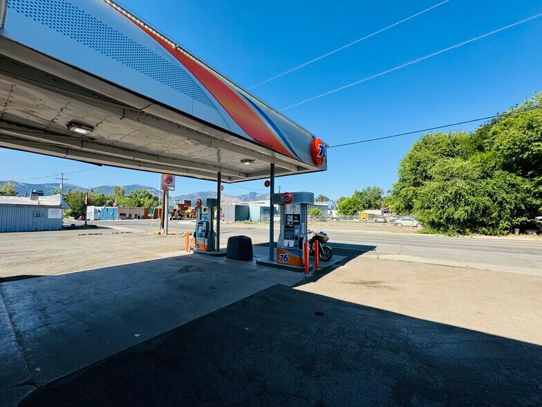 More Photos Of 150 Mountain Blvd, Mount Vernon Service Station For Sale