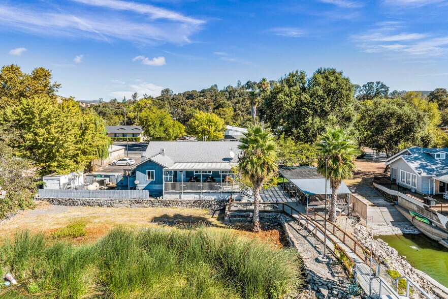 More Photos Of 14625 Lakeshore Dr, Clearlake Restaurant For Sale