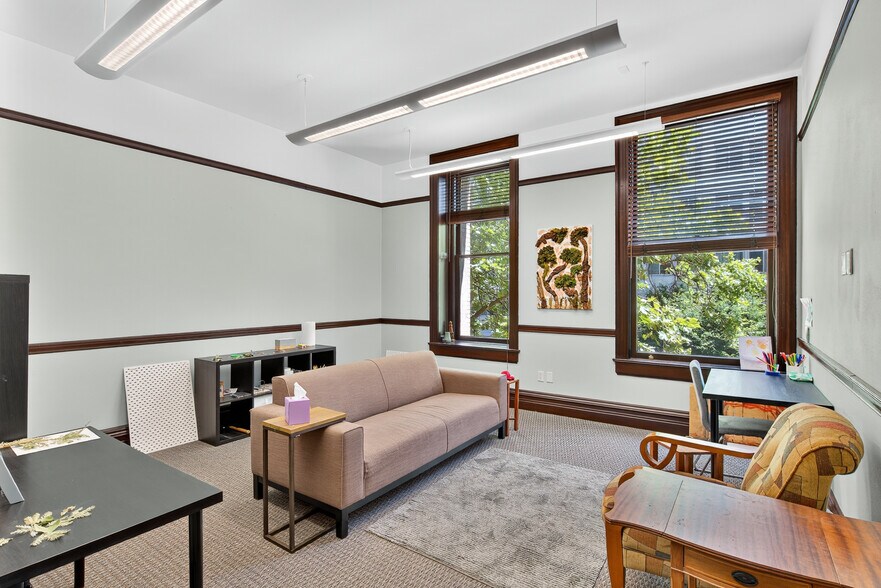 More Photos Of 333 SW Taylor St, Portland Office Residential For Lease