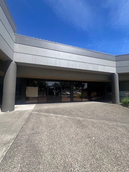 More Photos Of 11211 SE 82nd Ave, Portland Unknown For Lease