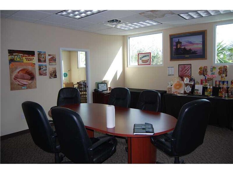 More Photos Of 1011-1039 NW 31st Ave, Pompano Beach Manufacturing For Lease