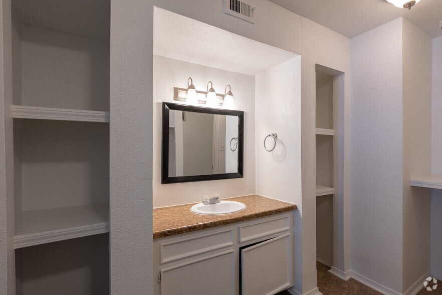 More Photos Of 475 S Denver St, Vidor Apartments For Sale