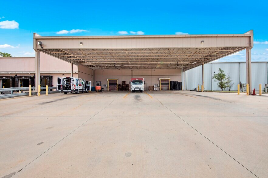 More Photos Of 4747 Progress Ave, Naples Refrigeration Cold Storage For Sale