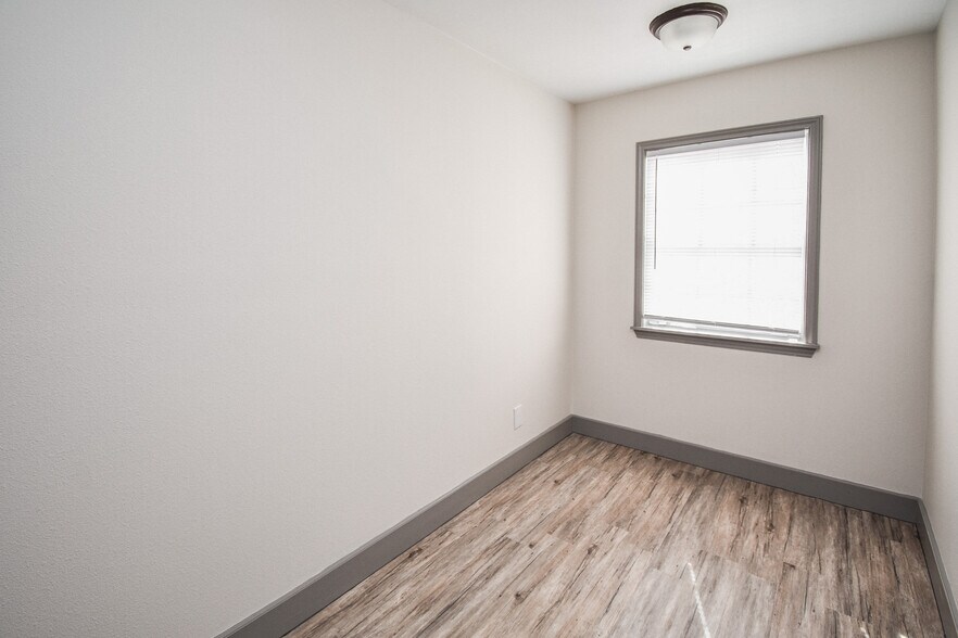 More Photos Of 104 Kelly Dr, Victoria Office For Lease