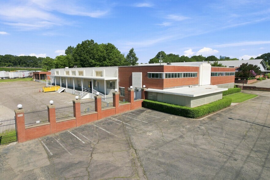 More Photos Of 1512 Garner Rd, Raleigh Warehouse For Lease