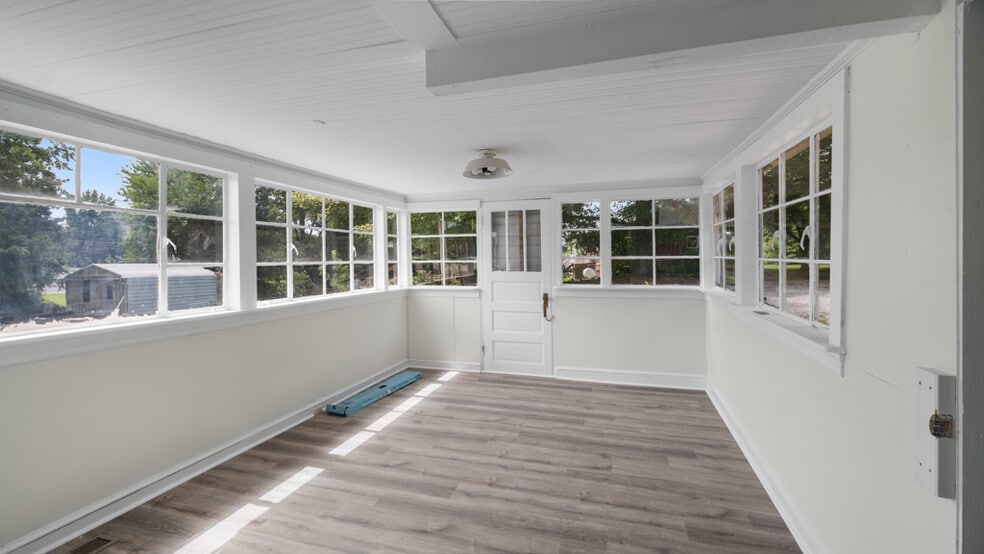 More Photos Of 10729 N Main St, Archdale Loft Creative Space For Sale