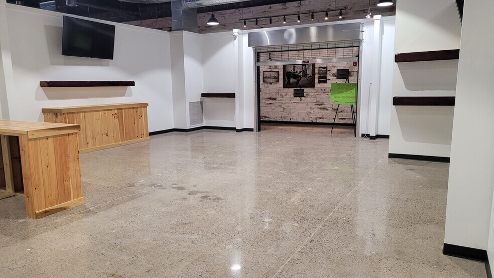 More Photos Of 127-133 E Market St, Sandusky Storefront For Lease