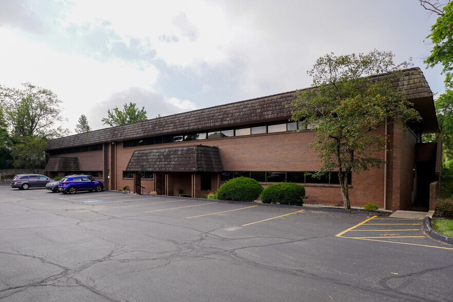 More Photos Of 9030 Montgomery Rd, Cincinnati Medical For Lease