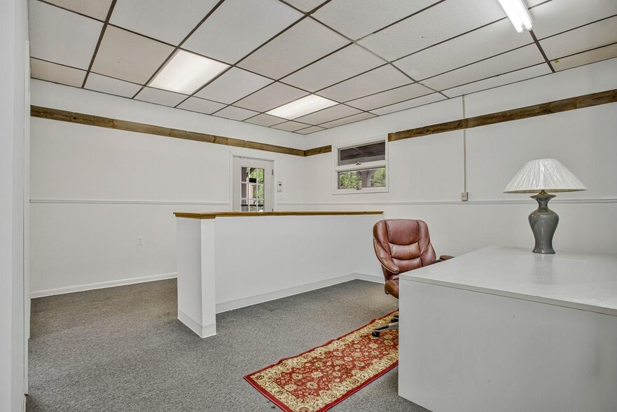 More Photos Of 6285 Shady Side Rd, Shady Side General Retail For Sale
