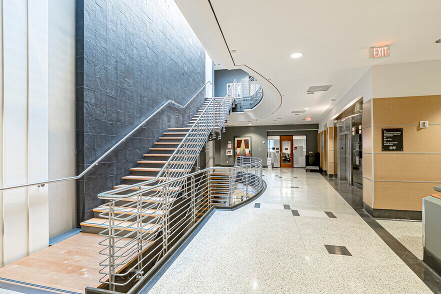 More Photos Of 5525 Reitz Ave, Baton Rouge Office For Lease