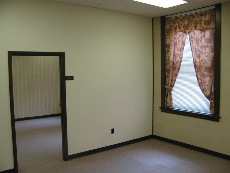 More Photos Of 1 Center Sq, Hanover Office For Lease