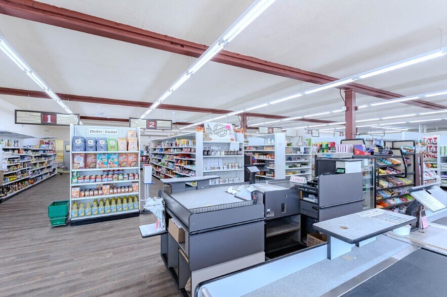 More Photos Of 234 Cedar St, Tigerton Supermarket For Sale