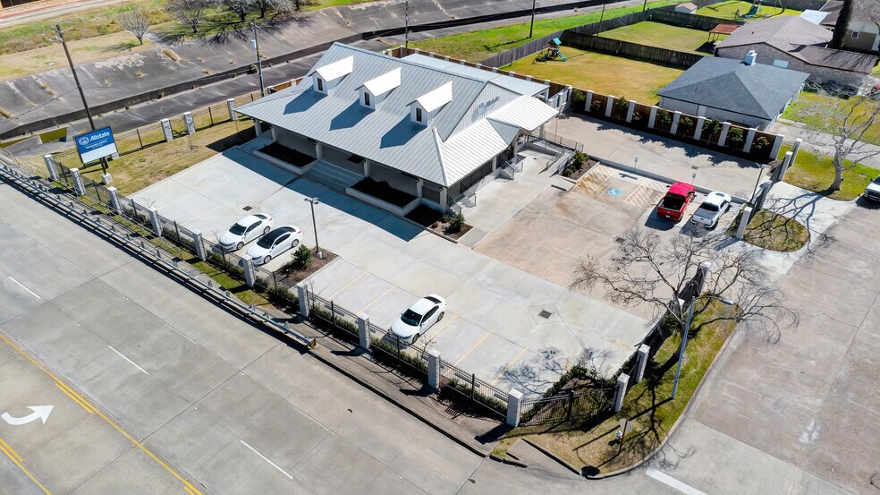 More Photos Of 8602 Spencer Hwy, La Porte Medical For Sale
