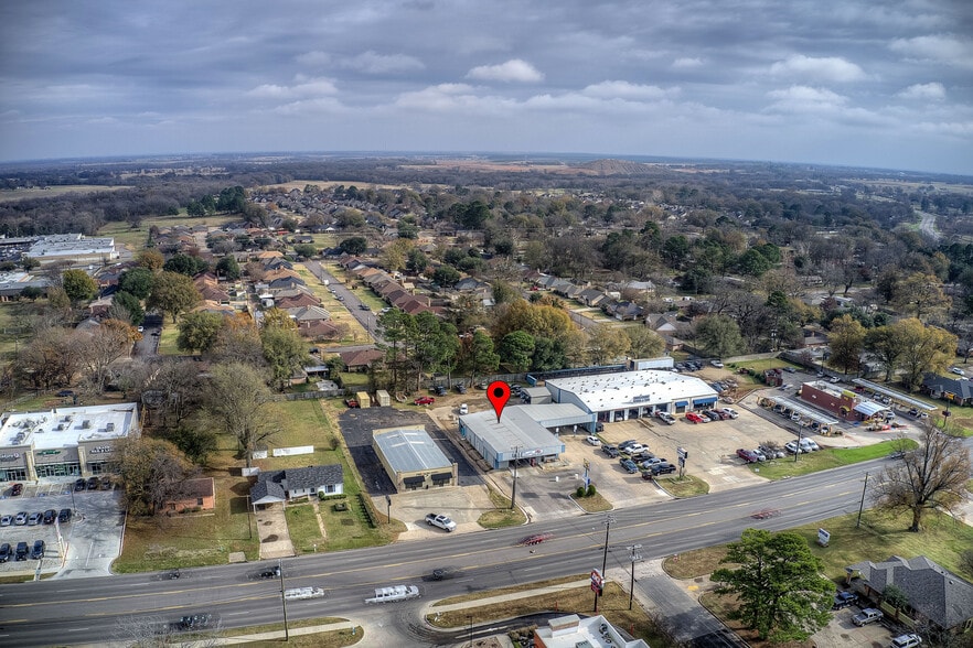 More Photos Of 1430 S Broadway St, Sulphur Springs Carwash For Sale