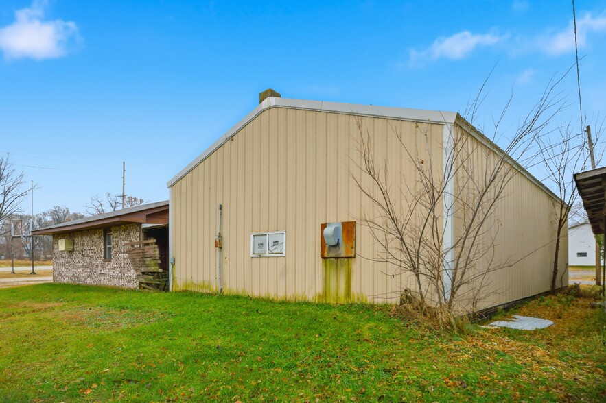 More Photos Of 300 Main St N, Hazleton Freestanding For Sale