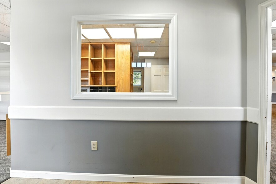 More Photos Of 40 S River Rd, Bedford Medical For Sale