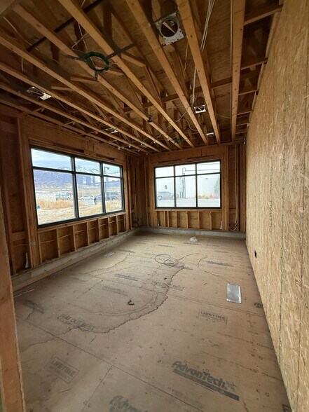 More Photos Of 11231 Highland blvd, Highland Office For Lease
