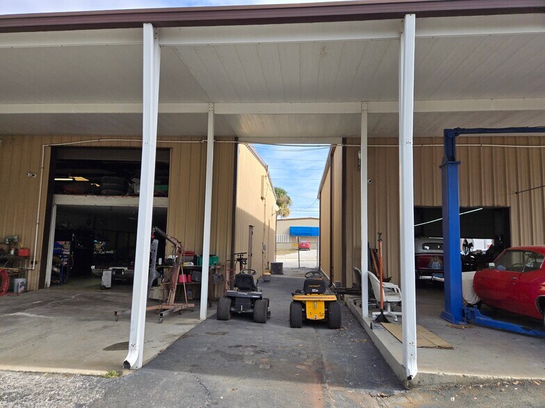 More Photos Of 8535 Rees St, Port Richey Service Station For Sale