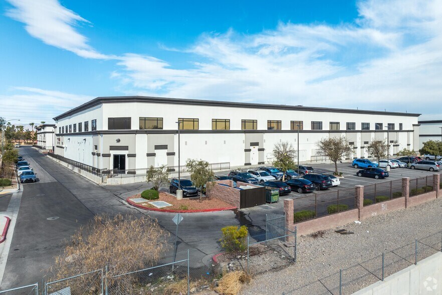 More Photos Of 9550 S Eastern Ave, Las Vegas Restaurant For Lease