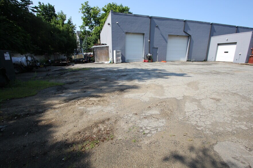 More Photos Of 3 Washington St, North Reading Warehouse For Sale