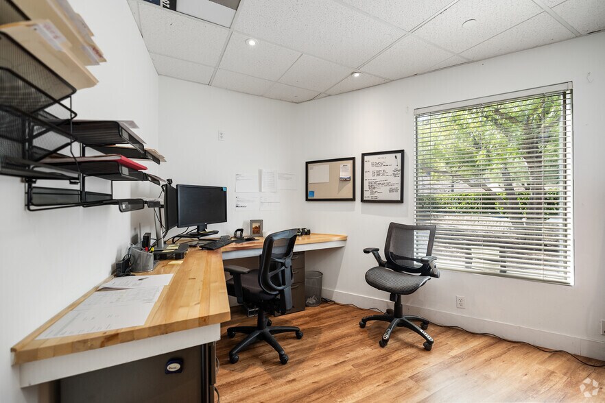 More Photos Of 43525 Ridge Park Dr, Temecula Office For Sale