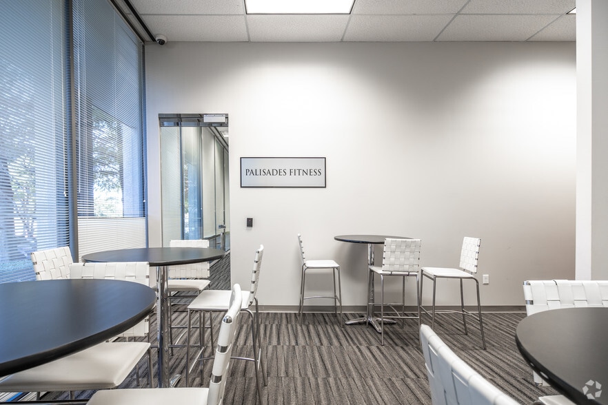 More Photos Of 2425 & 2435 N Central Expy, Richardson Unknown For Lease