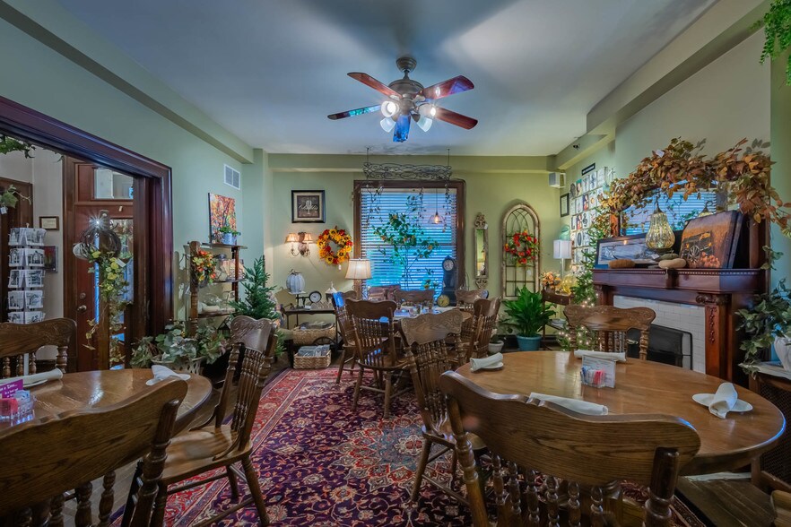 More Photos Of 7505 Saltsburg Rd, Pittsburgh Restaurant For Sale