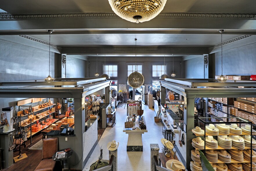 More Photos Of 110 N Tennessee St, McKinney Storefront Retail Office For Lease