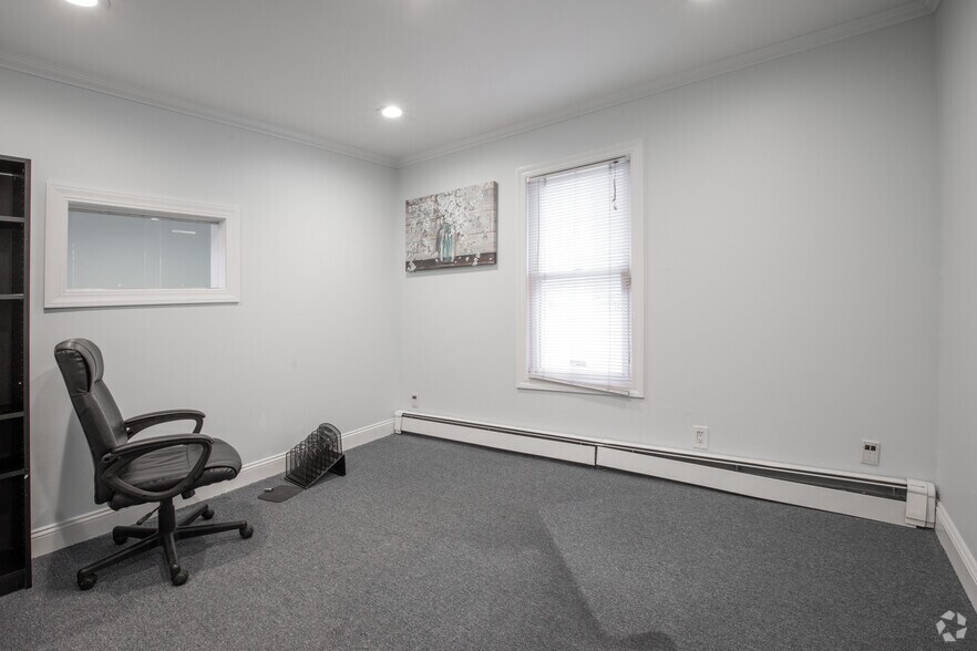 More Photos Of 141 Waverly Ave, Patchogue Office Residential For Sale