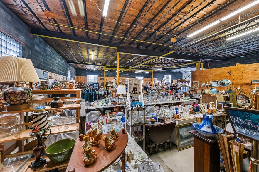 More Photos Of 46 Wight St, Berlin Warehouse For Sale